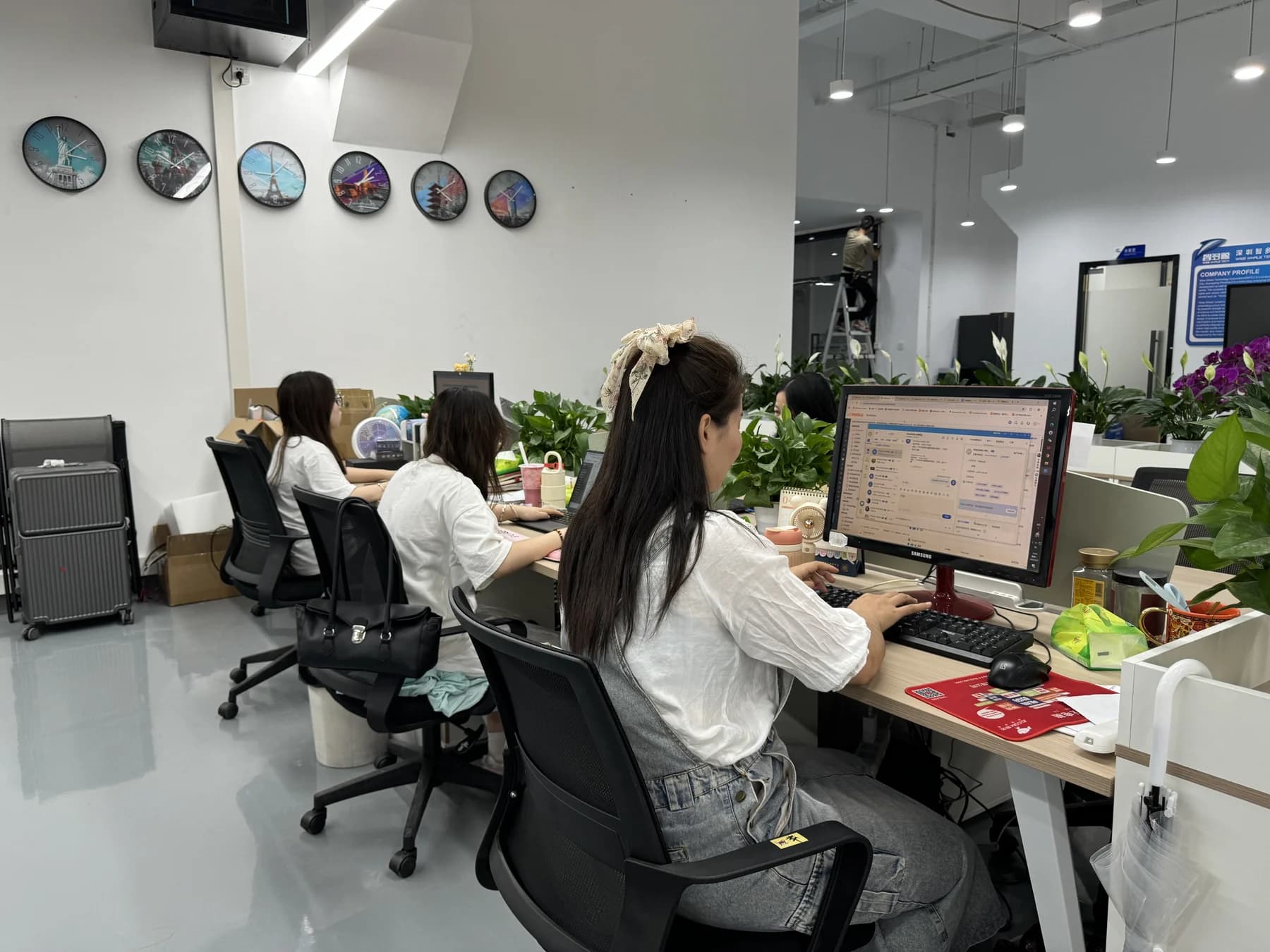 Wooboomagic office and international sales team